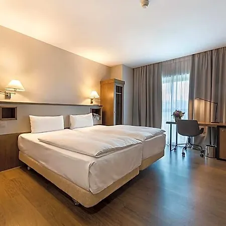 Ch 4* Bucharest