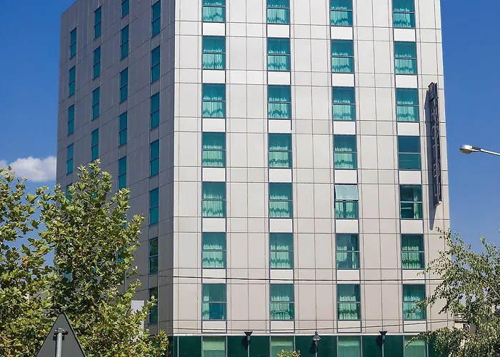 Ch 4* Βουκουρέστι